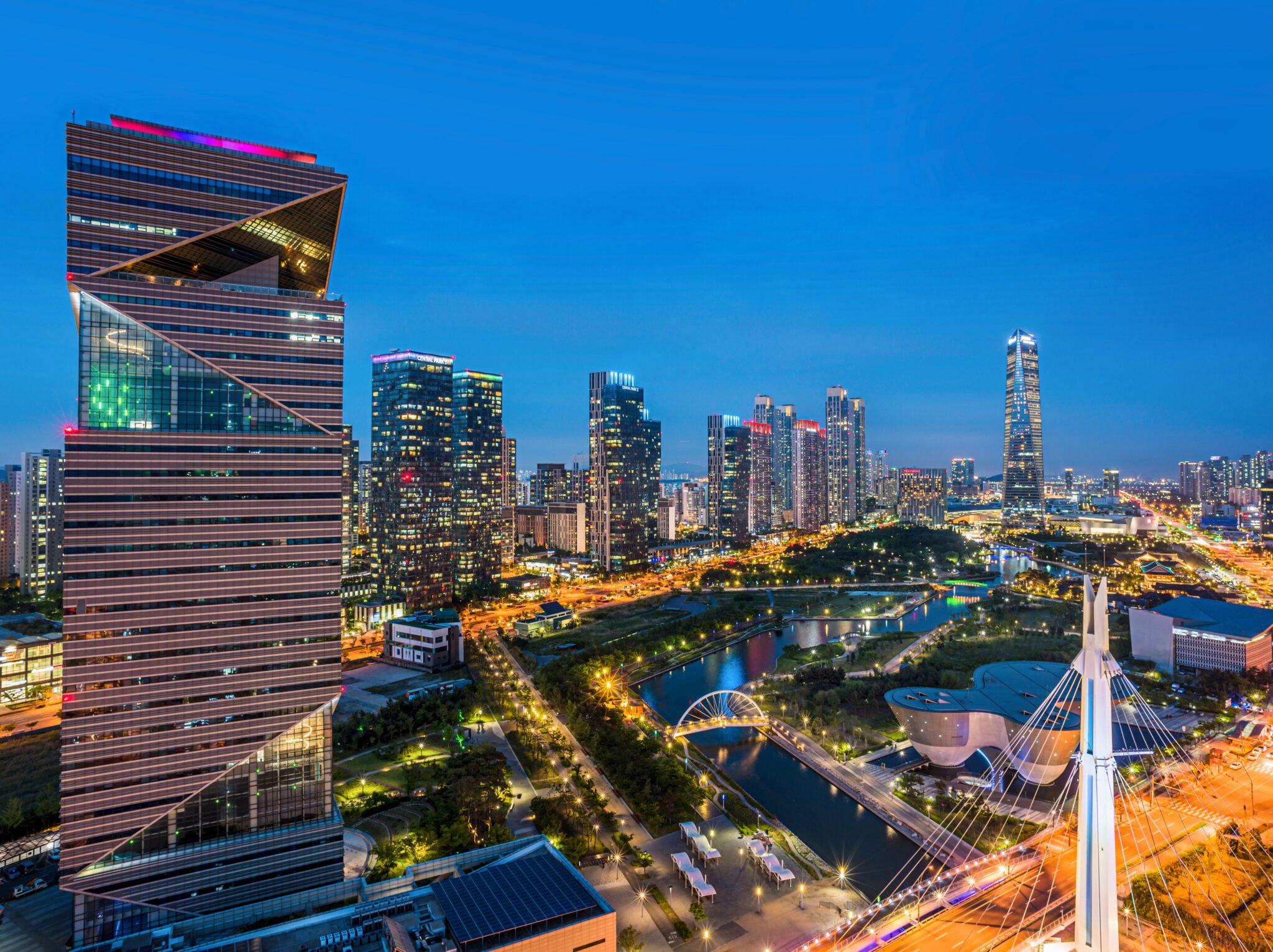 外国人学生が語る「ふるさとの街と福岡」 |福岡よかトピア国際交流財団